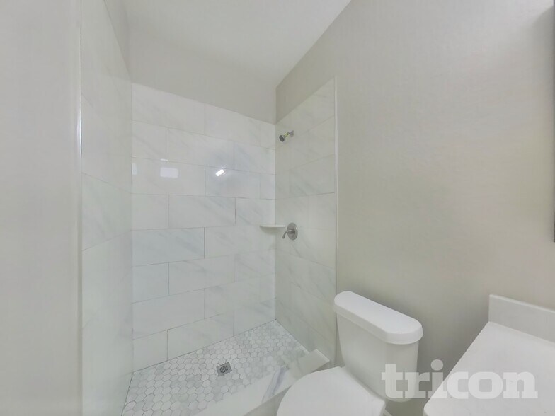 Building Photo - 9021 Riverview Dr