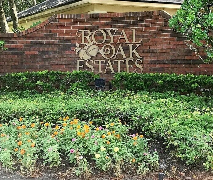 Building Photo - 1063 Royal Oaks Dr