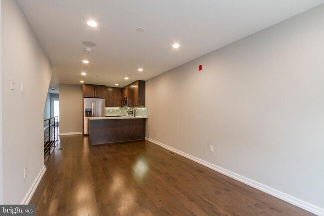 Building Photo - 908 S 21st St