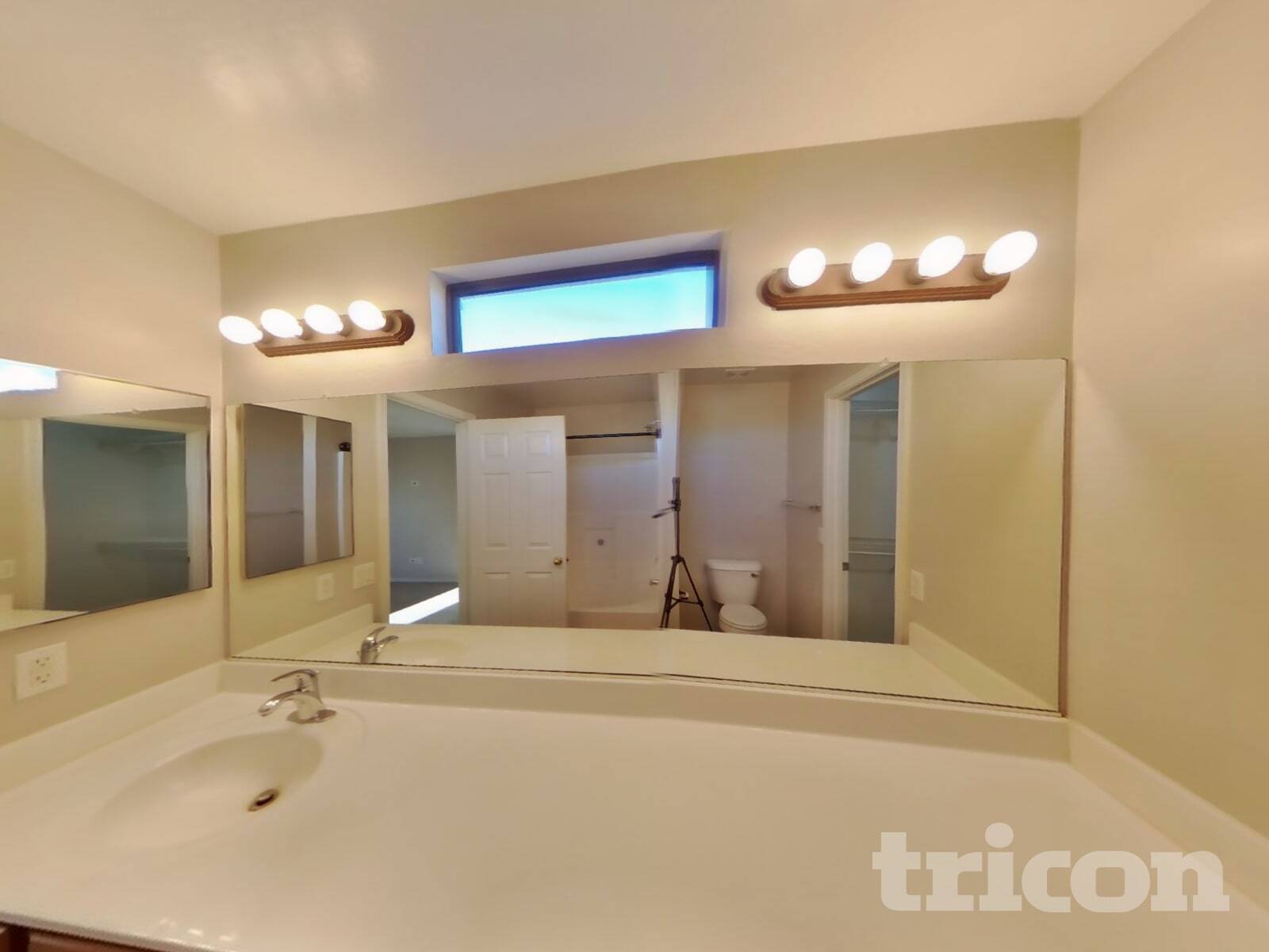 Building Photo - 10535 W Papago St