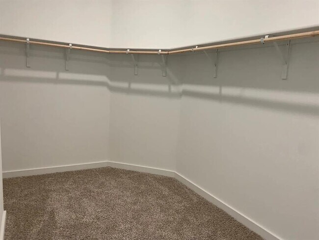 Building Photo - 2012 Centerline Ln