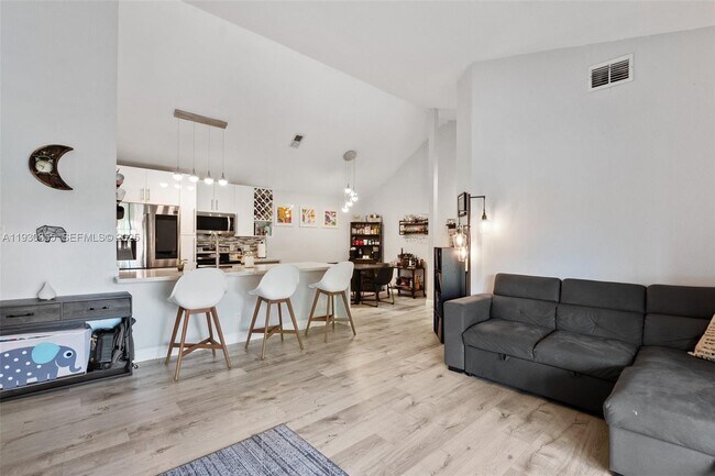 Building Photo - 15770 SW 104th Terrace