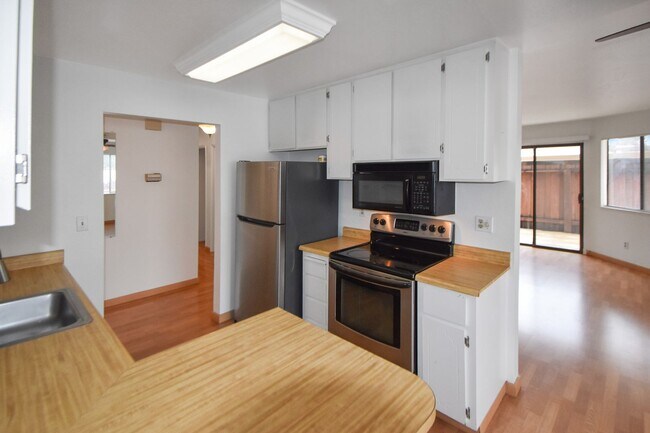 Building Photo - Welcome to Valley Crest Condos!