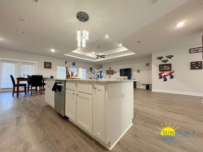 Building Photo - Stunning 4 Bedroom Home in Hillwood Estates, Crestview!