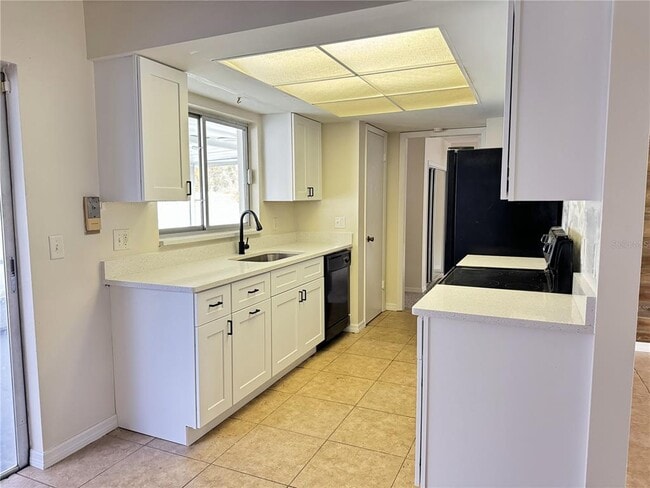 Building Photo - 142 Bayberry Ct