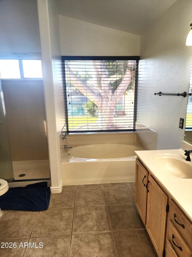 Building Photo - 7545 W Kerry Ln