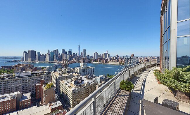 Building Photo - 100 Jay St