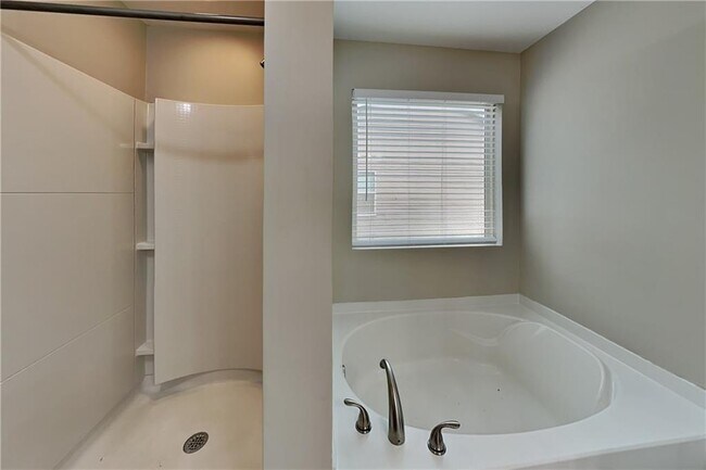 Building Photo - 119 Spring Forrest Ln