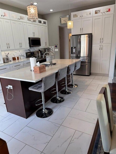 Building Photo - 731 Masterpiece Dr