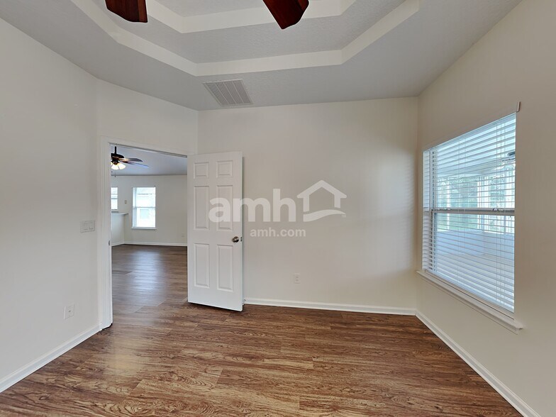 Building Photo - 1040 Moosehead Dr