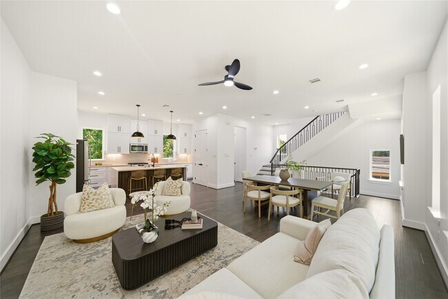 Building Photo - 5024 Winnetka St