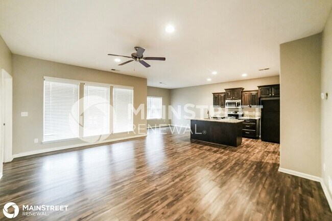 Building Photo - 1516 NE Jaclyn Dr, Grain Valley, MO 64029