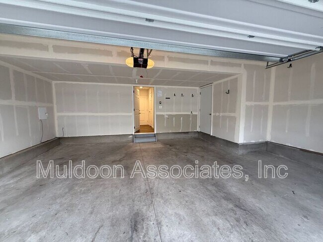 Building Photo - 5699 Tramore Ct