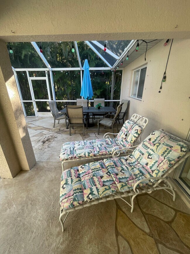 Building Photo - 2043 NW 6th Terrace