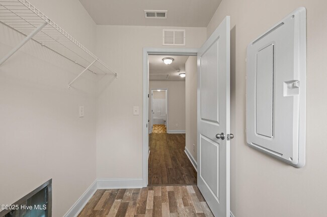 Building Photo - 135 Permeta Dr