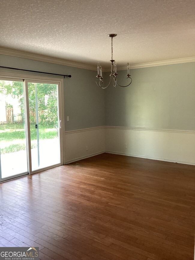 Building Photo - 2902 Plantation Dr
