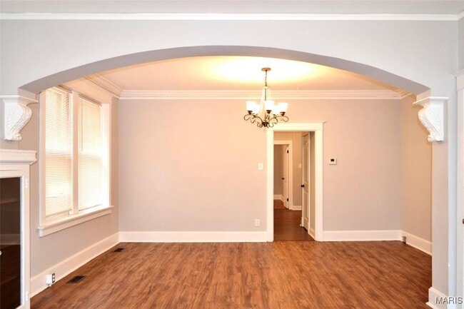 Building Photo - 4919 Murdoch Ave