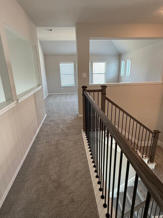 Building Photo - 8703 Beaming Creek Ct