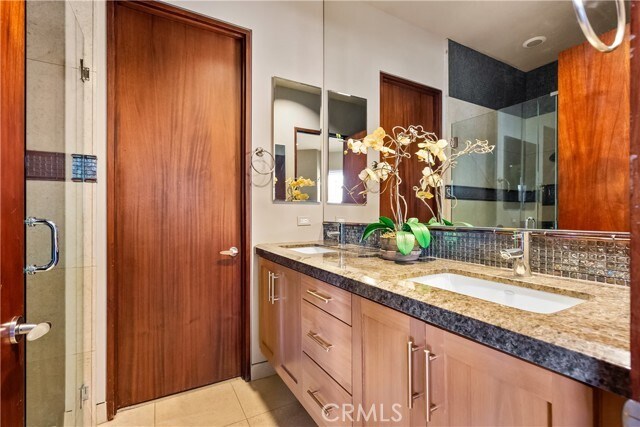 Building Photo - 68 Royal St Georges Way