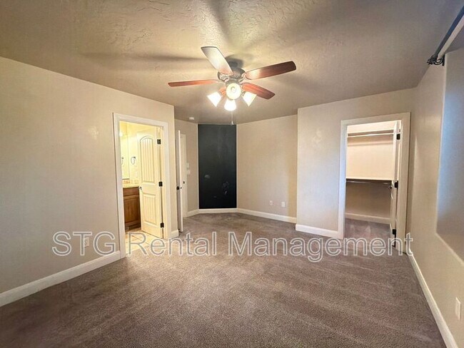 Building Photo - 2075 S Sir Monte Dr