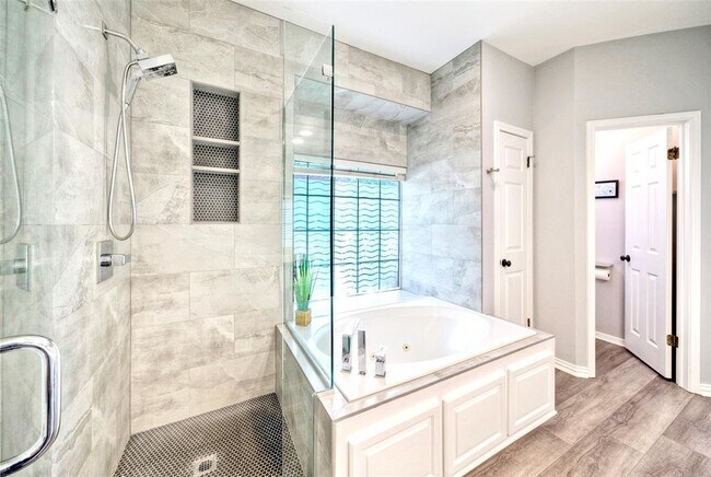 Building Photo - 3002 Barton Point Cir