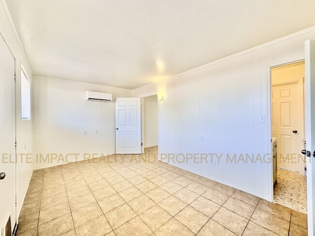 Building Photo - 2466 N Treat Ave