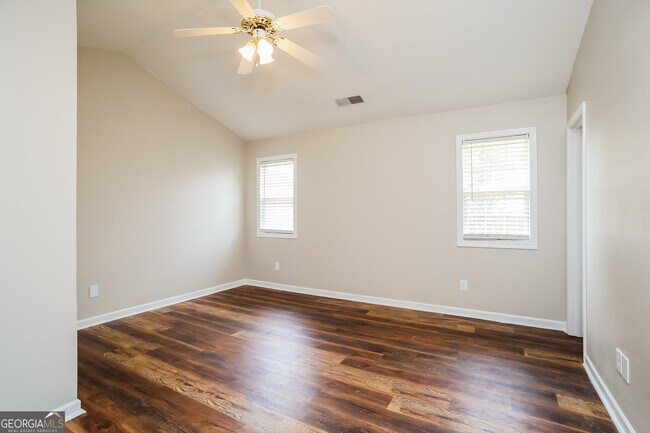 Building Photo - 73 Jordan Rd SE