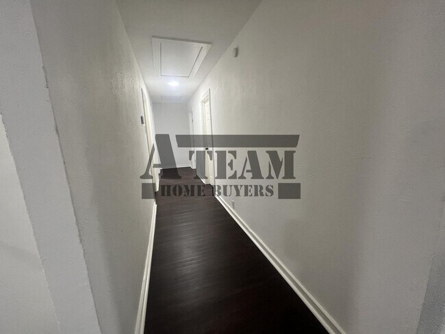Building Photo - Fully Remodeled 3 Bedroom 2 Bathroom