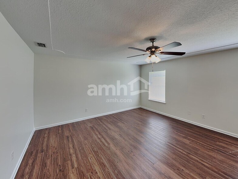 Building Photo - 534 Alice Cove Ct
