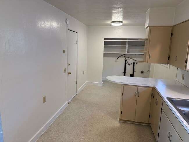 Building Photo - 2 bed, 1 bath house in Springfield