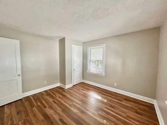 Building Photo - Beautiful Home in Castlewood!!