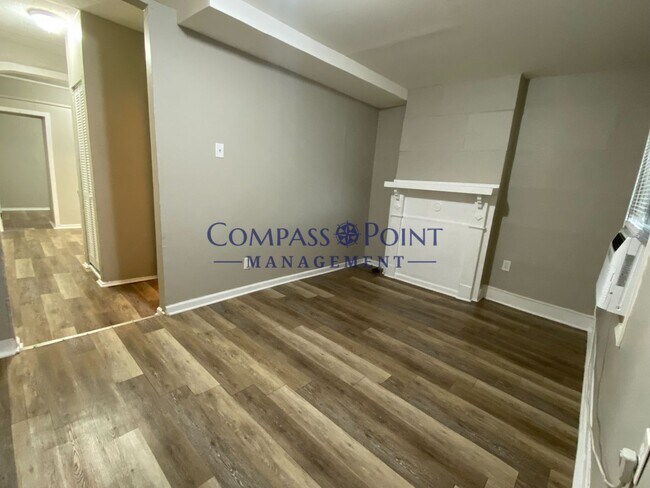 Building Photo - 218 E 7th St