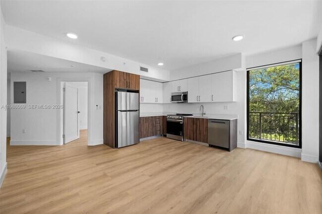 Building Photo - 2479 NE 192 St