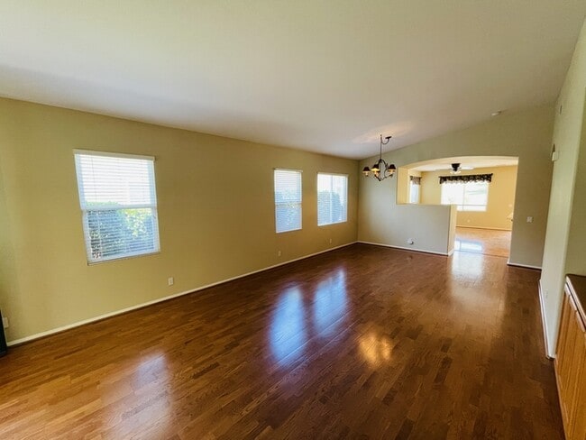 Building Photo - 30962 Crystalaire Dr