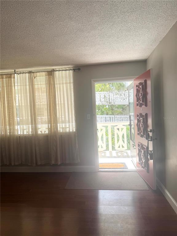 Building Photo - 2630 Pearce Dr