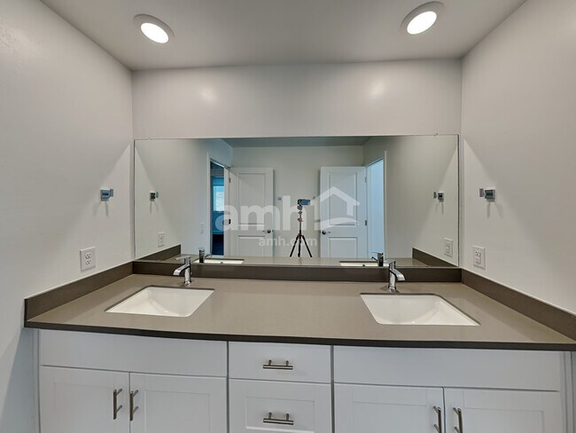 Building Photo - 25801 N 184th Dr