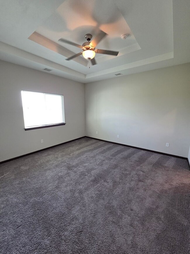 Building Photo - 1553 N Aster Cir