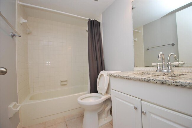 Building Photo - 212 Caryl Way