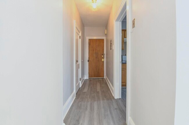 Building Photo - 901 Grand Ave