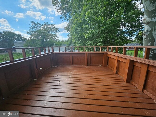 Building Photo - 1700 W 11th St