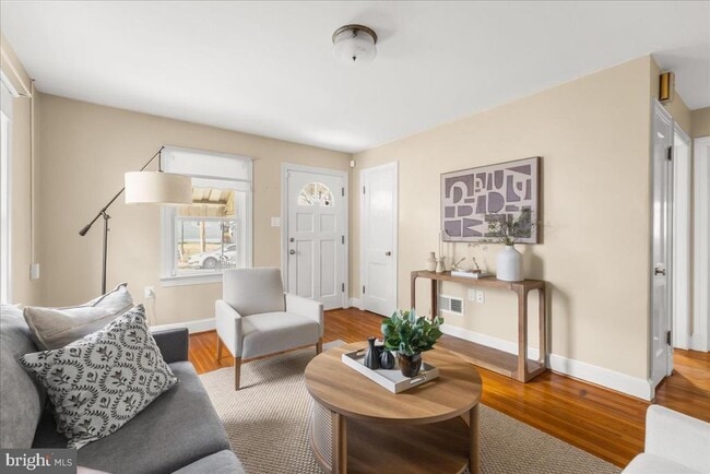 Building Photo - 312 Shawnee Ave