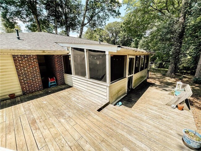 Building Photo - 116 Indian Trail