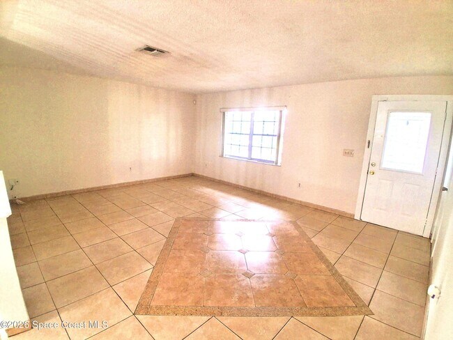 Building Photo - 18 Forrell Ave
