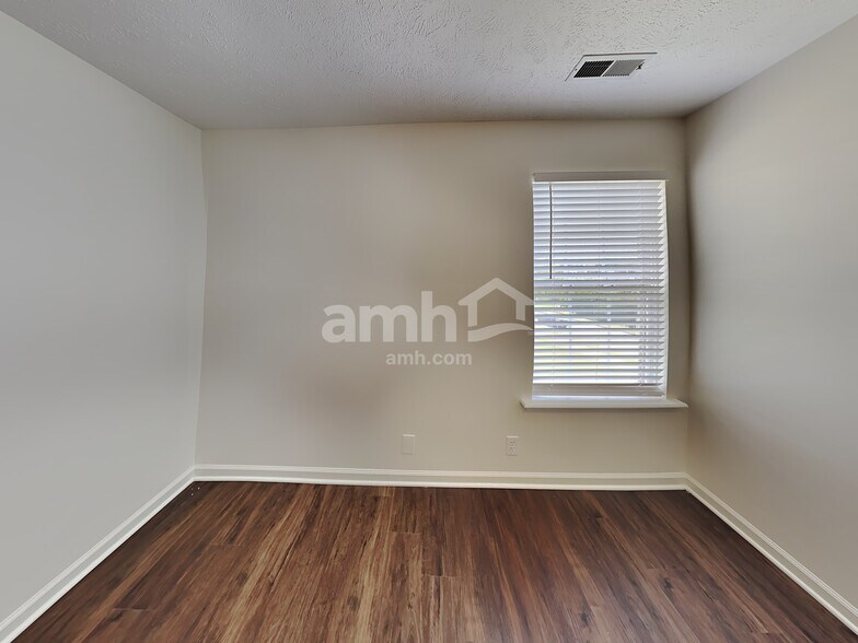 Building Photo - 7460 Maggie Dr