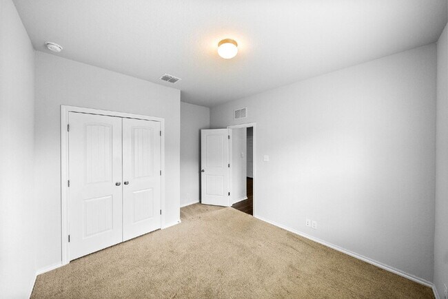 Building Photo - 6723 Shiraz Wy