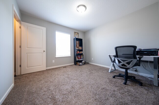 Building Photo - 15430 Eagle Creek Way