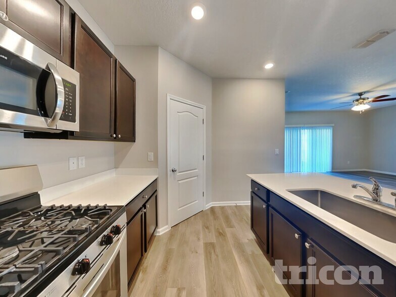 Building Photo - 124 Bloomfield Wy