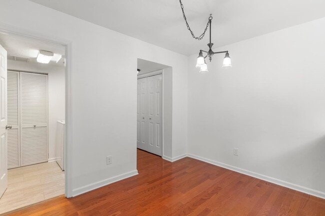 Building Photo - 3219 Thomasville Rd
