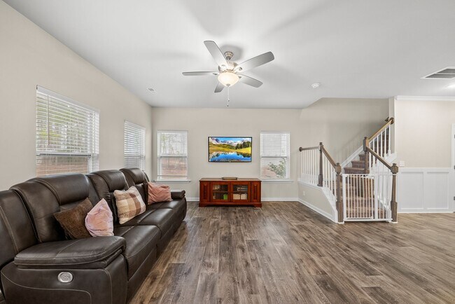 Building Photo - BEAUTIFUL HOME IN LILLINGTON AWAITS YOU!