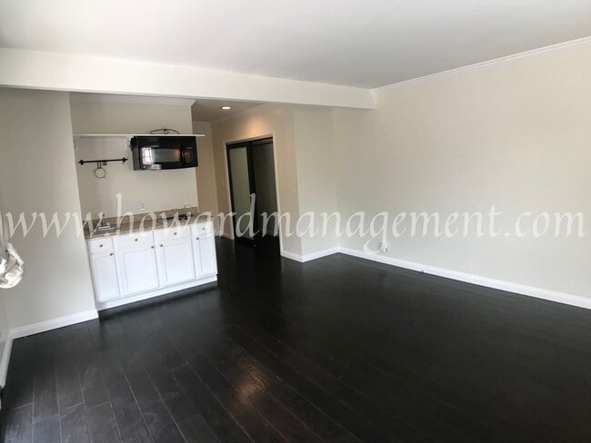 Building Photo - Beautifully remodeled Spanish style home with Granny Flat, Washer & Dryer, Large Backyard!